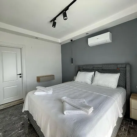 Luxury Villa In Oeluedeniz *